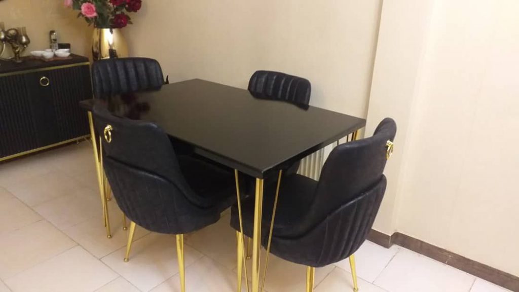 صندلی کویین پایه فلزی و میز پایه فلزی | چوب شاهان | میز و صندلی ناهارخوری کرج | میز و صندلی کرج | میز و صندلی غذاخوری کرج | تولید کننده میز و صندلی | صنایع چوبی شاهان